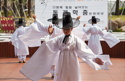 [5.16] 부산: 시민과 함께하는 문화마당 ‘학춤 그리고 인문학’ @부산시민공원